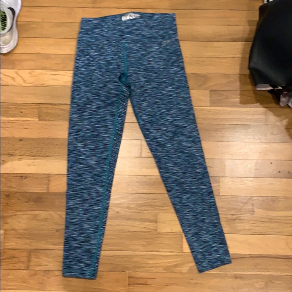 Athletic leggings